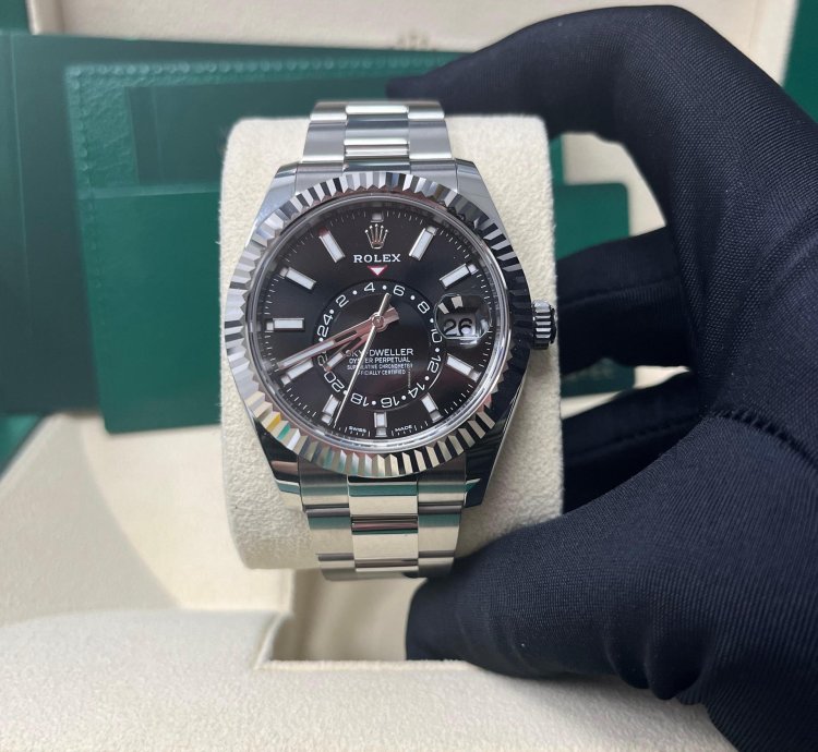 Rolex Sky-dweller 18k White Gold 42mm Black Dial Steel Oyster Bracelet 326934