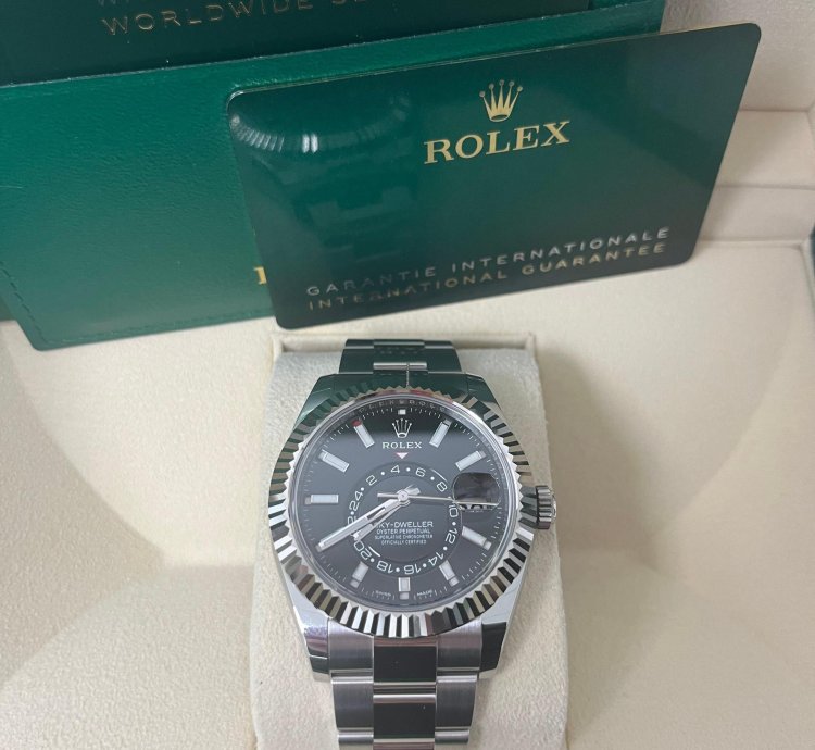 Rolex Sky-dweller 18k White Gold 42mm Black Dial Steel Oyster Bracelet 326934