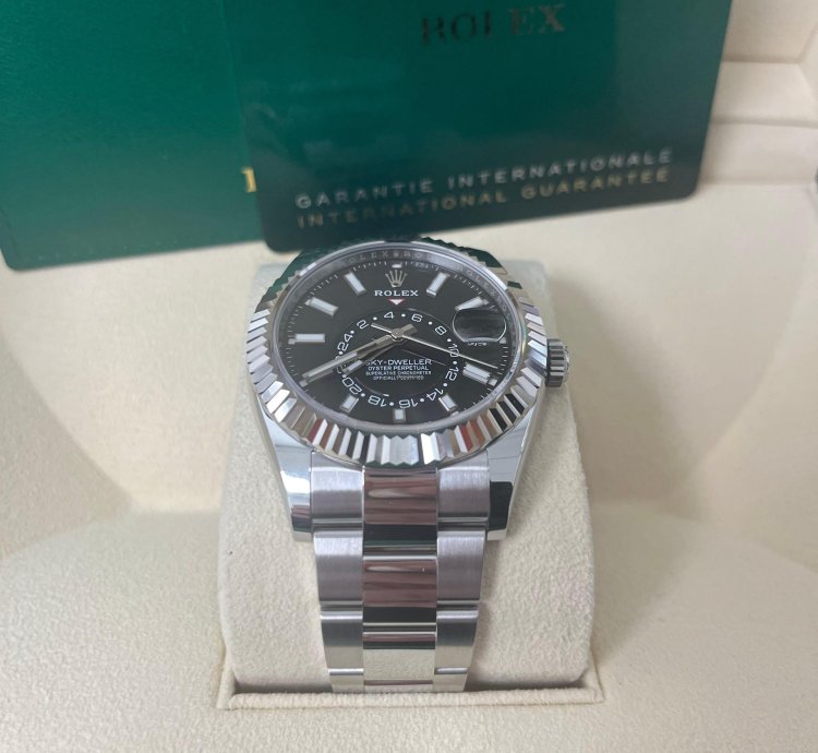 Rolex Sky-dweller 18k White Gold 42mm Black Dial Steel Oyster Bracelet 326934