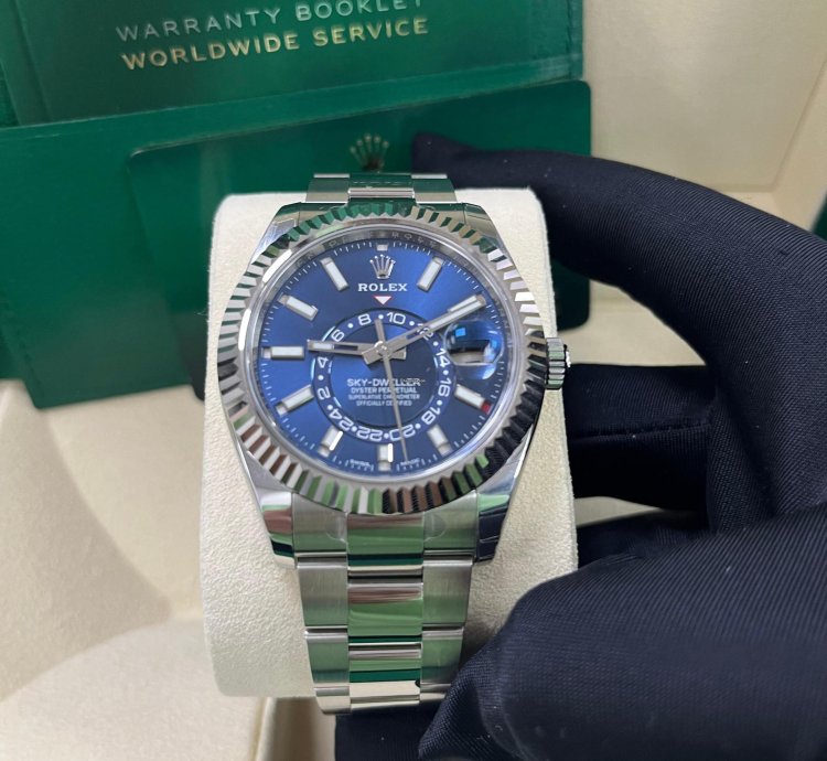 Rolex Sky-dweller 18k White Gold 42mm Blue Dial Steel Bracelet 326934