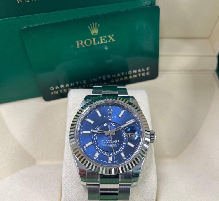 Rolex Sky-dweller 18k White Gold 42mm Blue Dial Steel Bracelet 326934
