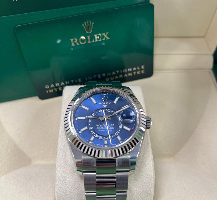 Rolex Sky-dweller 18k White Gold 42mm Blue Dial Steel Bracelet 326934
