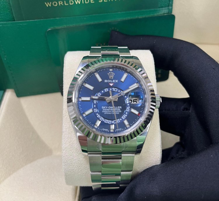 Rolex Sky-dweller 18k White Gold 42mm Blue Dial Steel Bracelet 326934