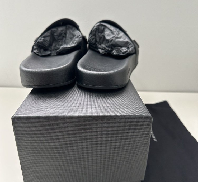 Amiri Logo Pool Slides New Black 41