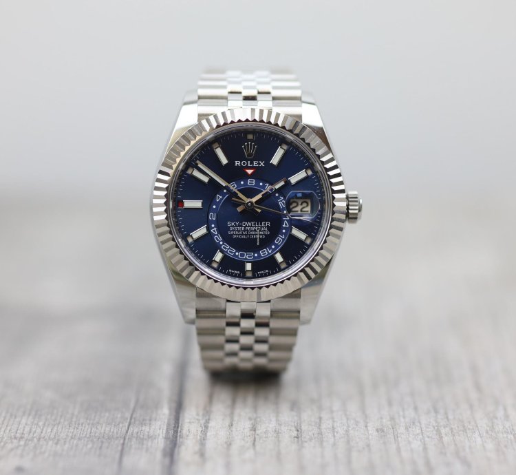 Rolex Sky-dweller 2022 Rolex Sky Dweller Stainless Steel Blue Dial Jubilee 326934