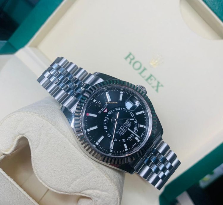Rolex Sky-dweller 2023 Sky-dweller Black Dial Jubilee Bracelet Unworn 326934 Box Papers