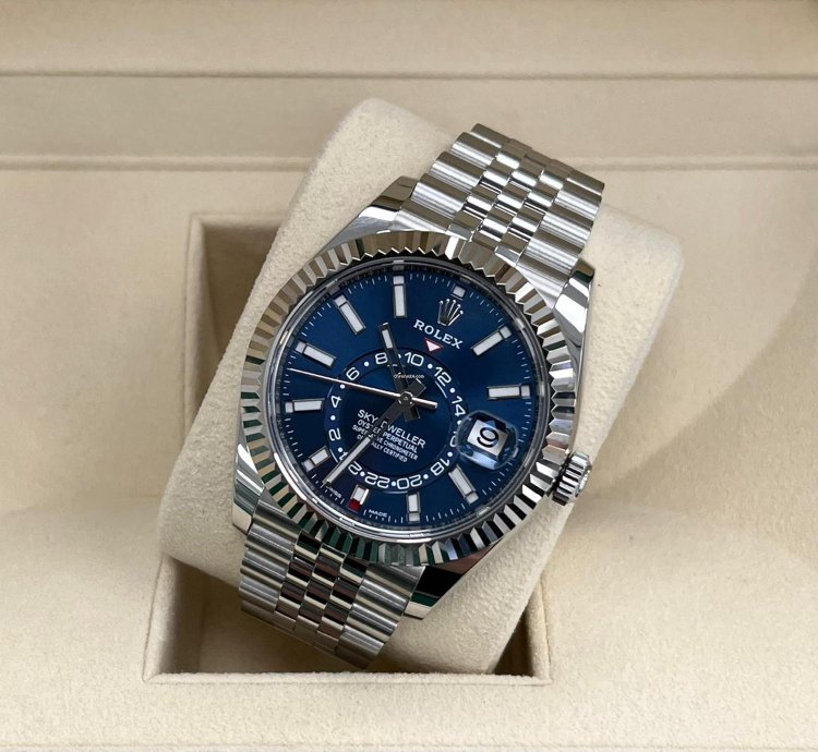 Rolex Sky-dweller 2023 Sky-dweller Blue Dial Jubilee Bracelet Unworn 326934 Box Papers