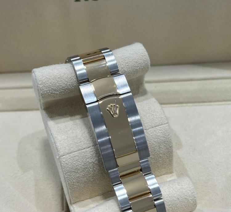 Rolex Sky-dweller 2023 Steel And Yellow Gold Sky-dweller White Dial Box And Papers 326933
