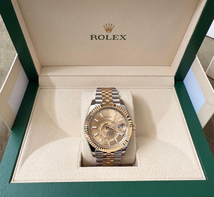 Rolex Sky-dweller 2024 Like New Unworn Champagne Dial 336933