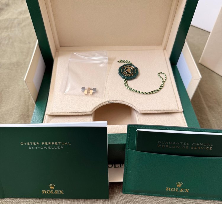 Rolex Sky-dweller 2024 Like New Unworn Champagne Dial 336933