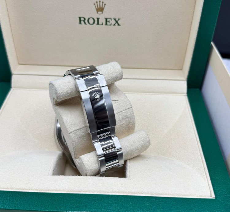 Rolex Sky-dweller 2024 Sky-dweller Blue Dial Unworn 336934 Box And Papers