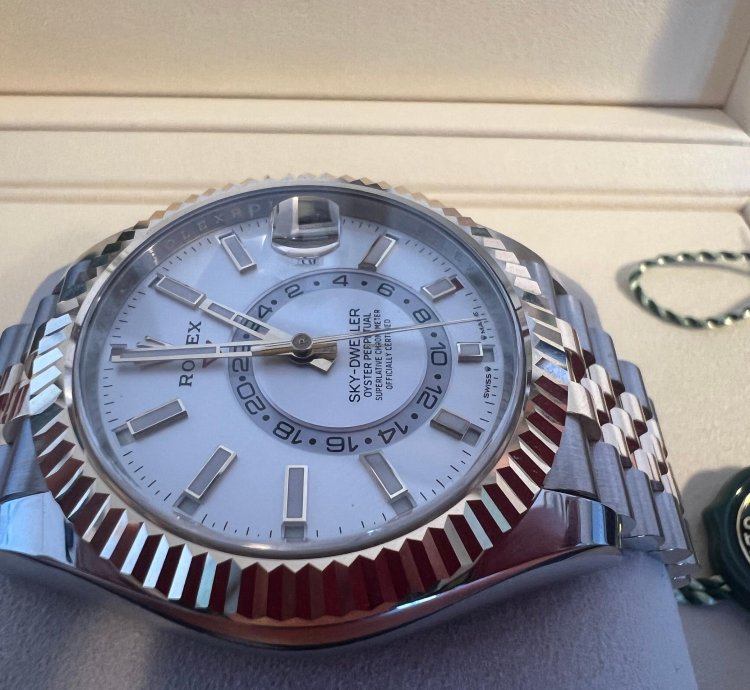 Rolex Sky-dweller 2025 - M336933 Full Set Guarantee Card Dated 27 04 2025