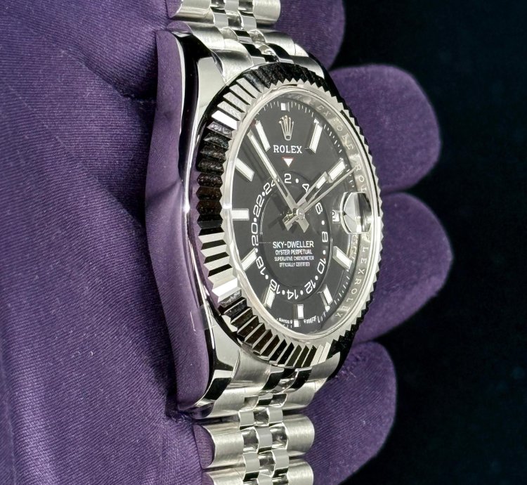 Rolex Sky-dweller 2025 Brand New Black Dial Jubilee 336934 Box And Papers