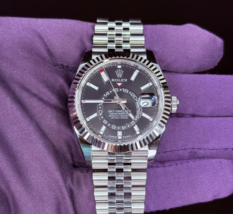 Rolex Sky-dweller 2025 Brand New Black Dial Jubilee 336934 Box And Papers
