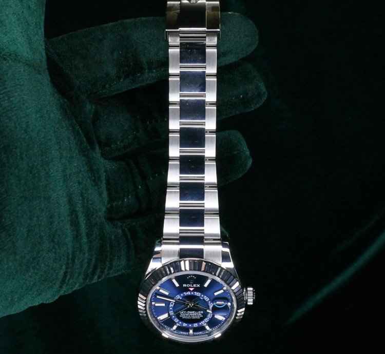 Rolex Sky-dweller 2025 New Unworn Sky-dweller Blue Dial Fluted Bezel Oyster Bracelet Steel Full Set 336934