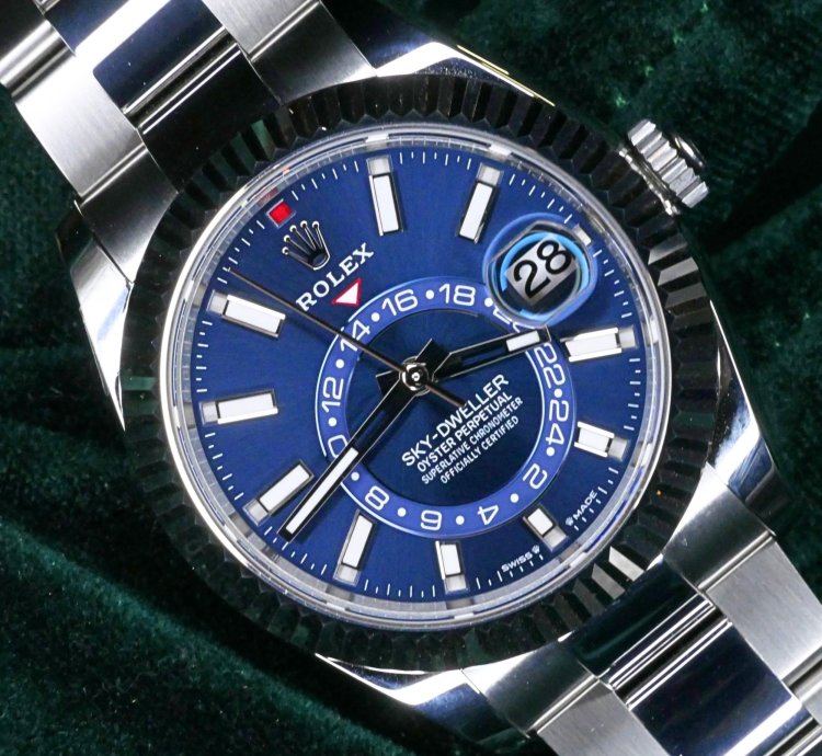 Rolex Sky-dweller 2025 New Unworn Sky-dweller Blue Dial Fluted Bezel Oyster Bracelet Steel Full Set 336934