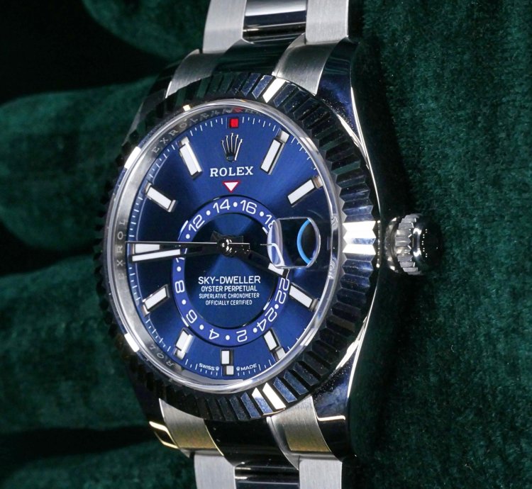 Rolex Sky-dweller 2025 New Unworn Sky-dweller Blue Dial Fluted Bezel Oyster Bracelet Steel Full Set 336934