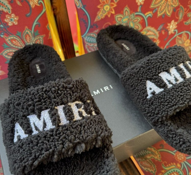 Amiri Sherling Logo Slides