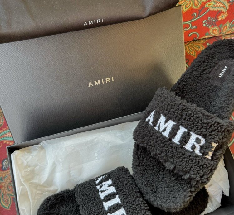 Amiri Sherling Logo Slides