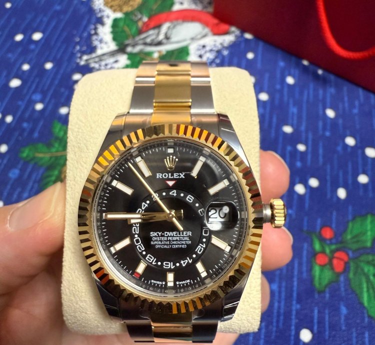 Rolex Sky-dweller 326933 Automatic 2024 Gold Steel Like New Unworn