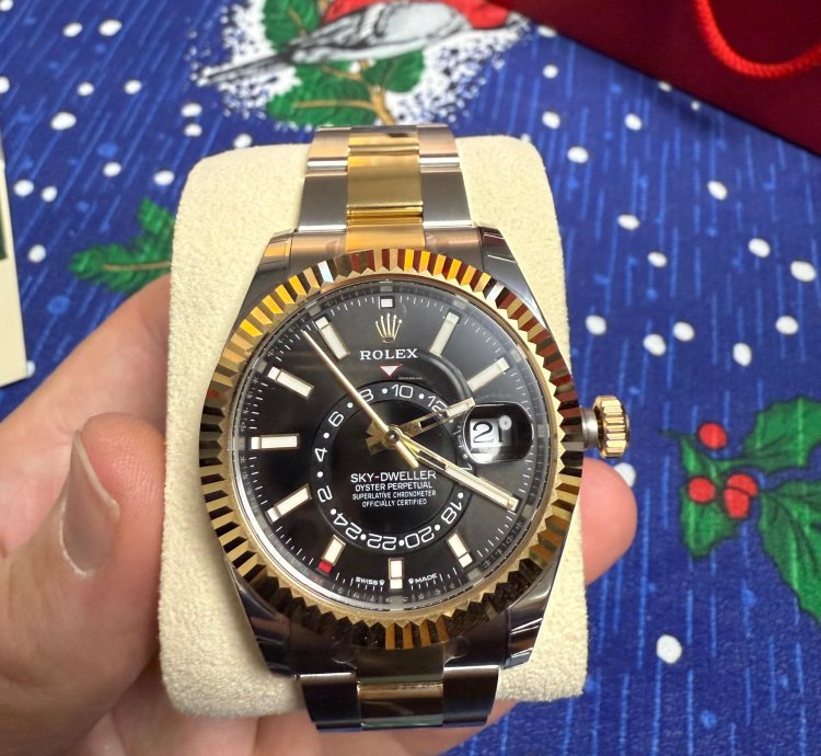Rolex Sky-dweller 326933 Automatic 2024 Gold Steel Like New Unworn