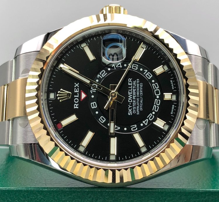 Rolex Sky-dweller 326933 Black Dial Oyster