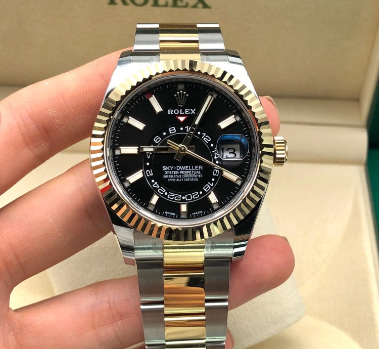 Rolex Sky-dweller 326933 Black Dial Oyster