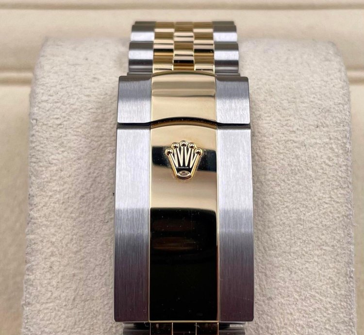 Rolex Sky-dweller 326933 Two Tone Champagne Dial Jubilee Bracelet Unworn 2023