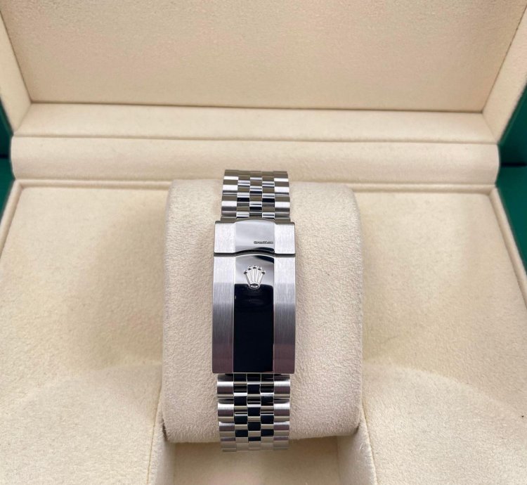 Rolex Sky-dweller 326934 Blue Dial Jubilee Bracelet Unworn 2023