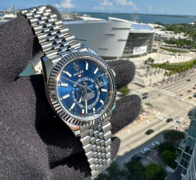 Rolex Sky-dweller 326934 Blue Dial Jubilee Unworn