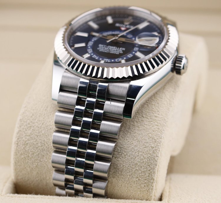 Rolex Sky-dweller 326934 Blue Dial Jubilee Unworn