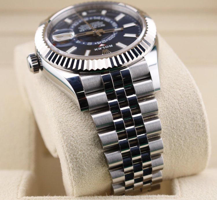 Rolex Sky-dweller 326934 Blue Dial Jubilee Unworn