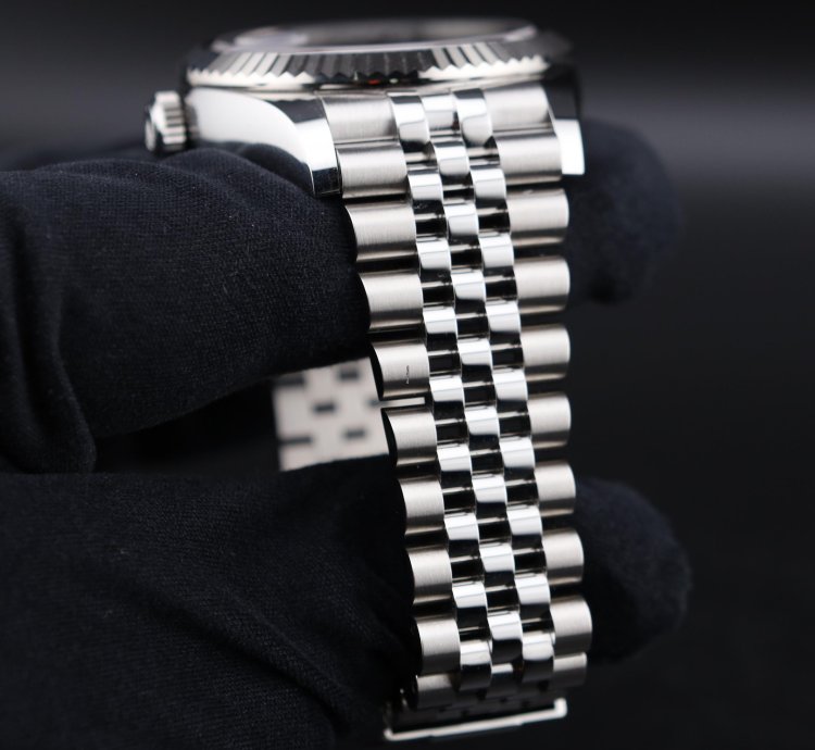 Rolex Sky-dweller 326934 Blue Dial Jubilee Unworn