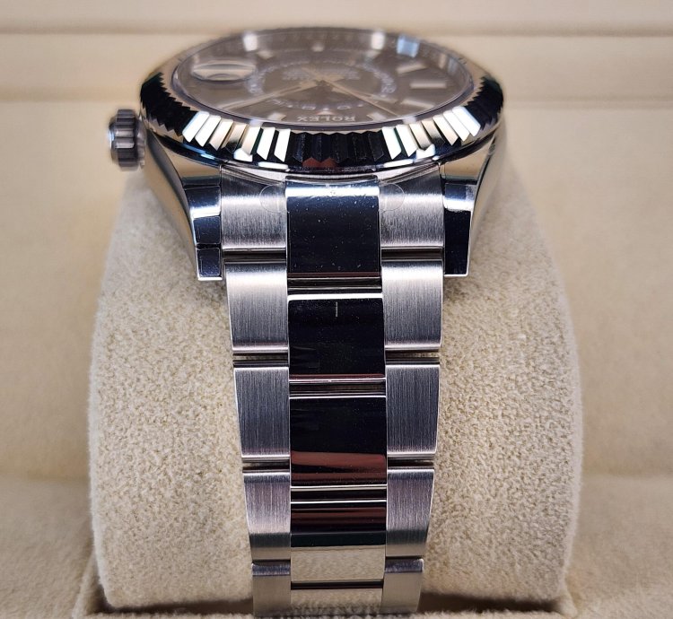 Rolex Sky-dweller 326934 Blue Oyster Warranty