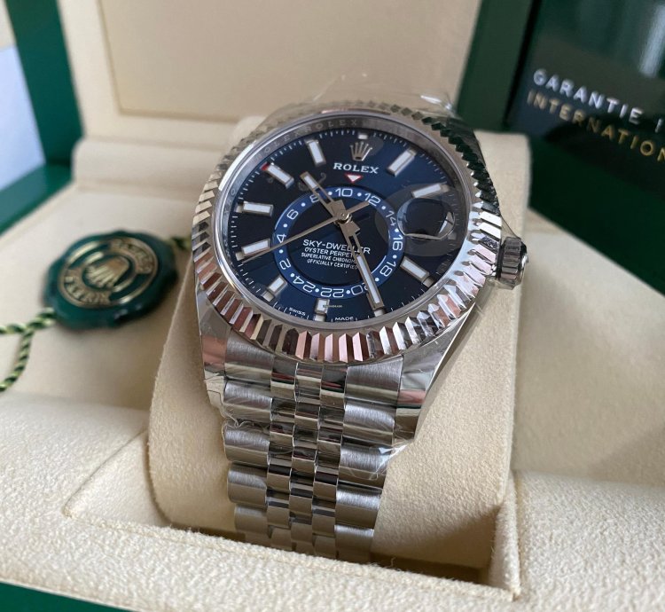 Rolex Sky-dweller 326934 Jubilee Blue Dial - Unworn 2021