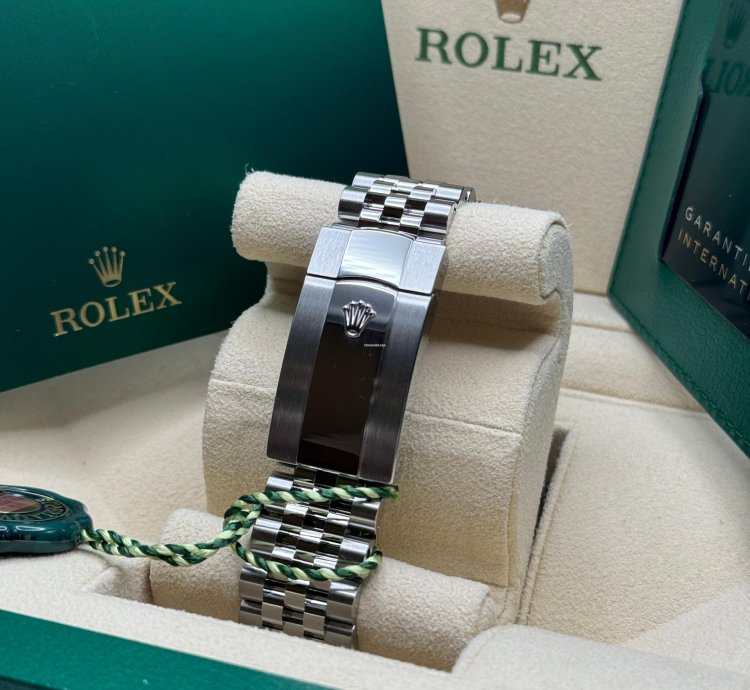 Rolex Sky-dweller 326934 Jubilee Bracelet Blue Dial Mint 2021