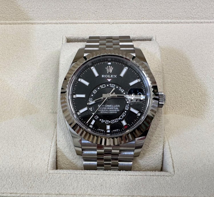 Rolex Sky-dweller 326934 New 2023 Black Sky Dweller Jubilee 42mm Stainless Steel Unworn