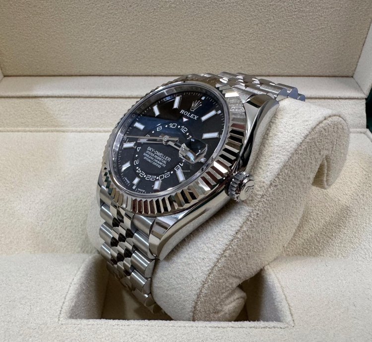 Rolex Sky-dweller 326934 New 2023 Black Sky Dweller Jubilee 42mm Stainless Steel Unworn