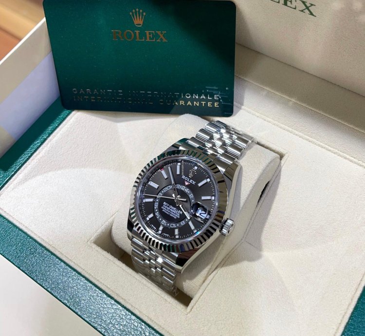 Rolex Sky-dweller 326934 Steel Black Dial Jubilee Perpetual Box Papers New