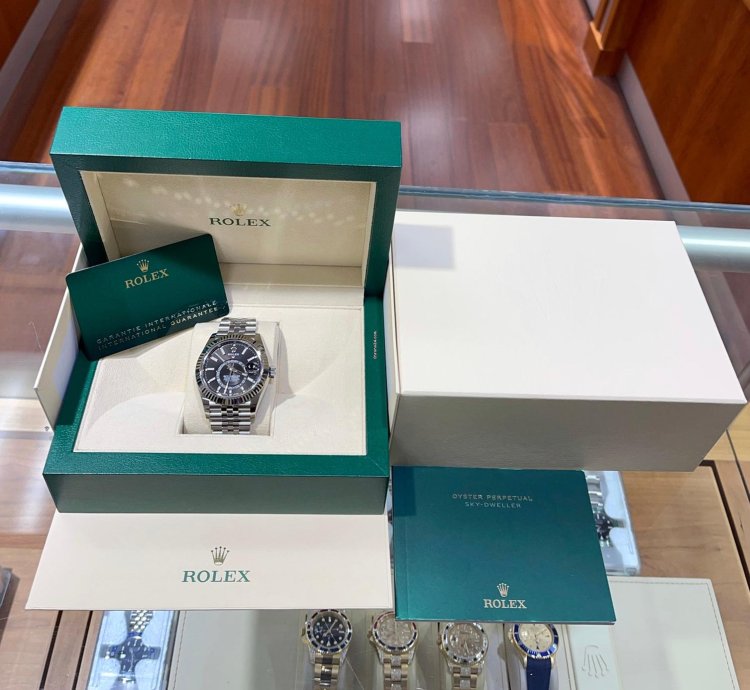 Rolex Sky-dweller 326934 Steel Black Dial Jubilee Perpetual Box Papers New