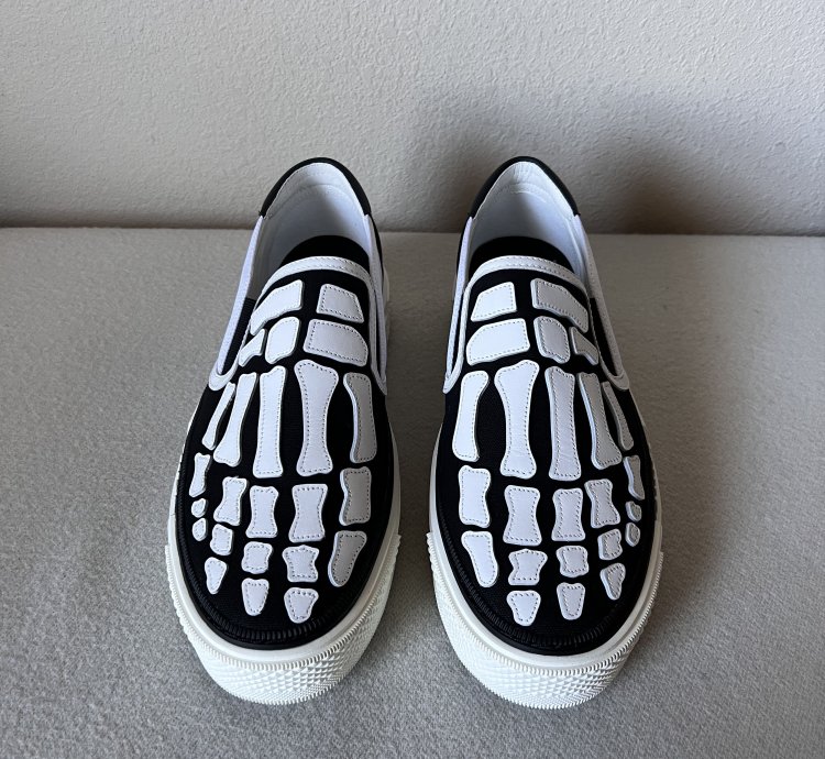 Amiri Skel Top Slip Ons In White Black