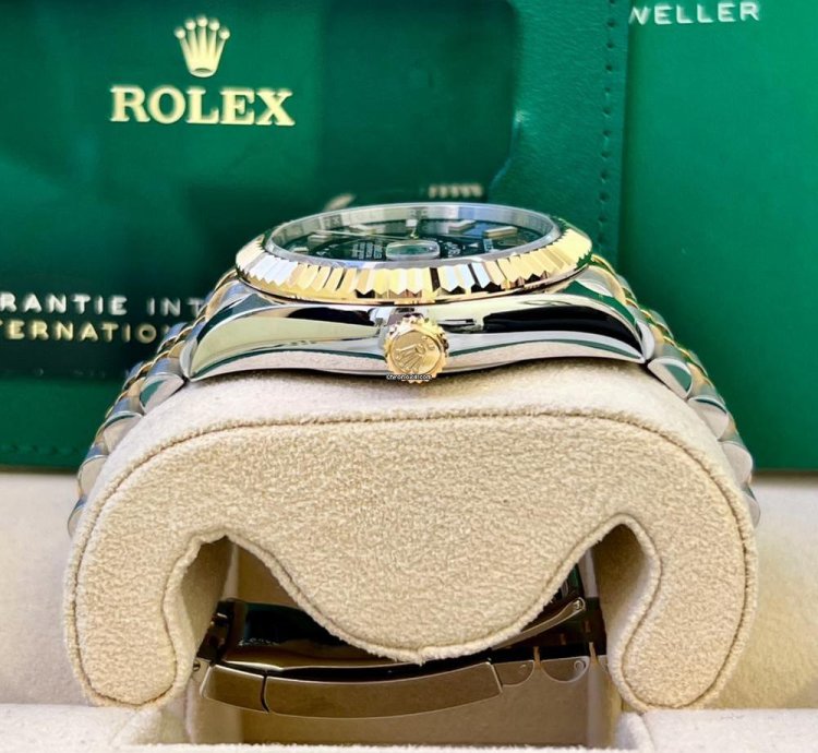 Rolex Sky-dweller 336933 Two-tone Jubilee Bracelet Black Index Stick Dial Dial 42mm