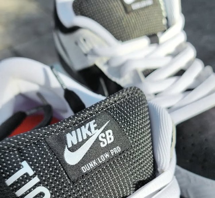 Nike Sb Dunk Low Pro Tightbooth