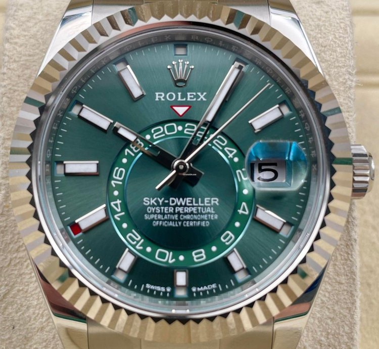 Rolex Sky-dweller 336934 Green Dial Oyster Bracelet Unworn 2025