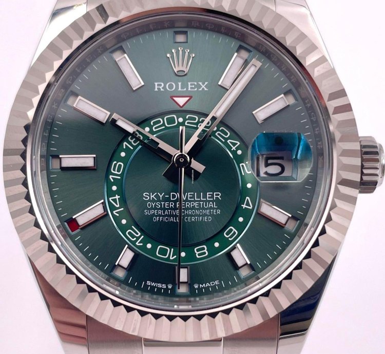 Rolex Sky-dweller 336934 Green Dial Oyster Bracelet Unworn 2025