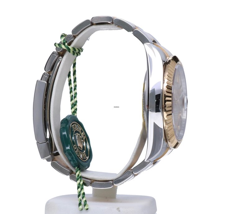 Rolex Sky-dweller 42 Gold Steel Champagne Unworn 2023