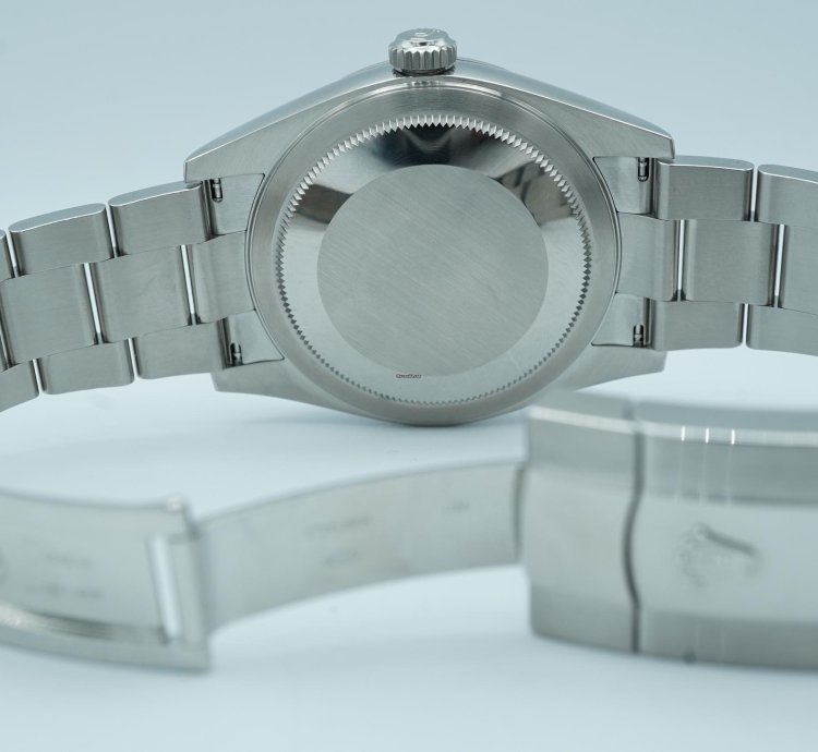 Rolex Sky-dweller 42 Mm 18k White Gold Fluted Bezel Blue Dial Oyster Bracelet Complete Set 2024