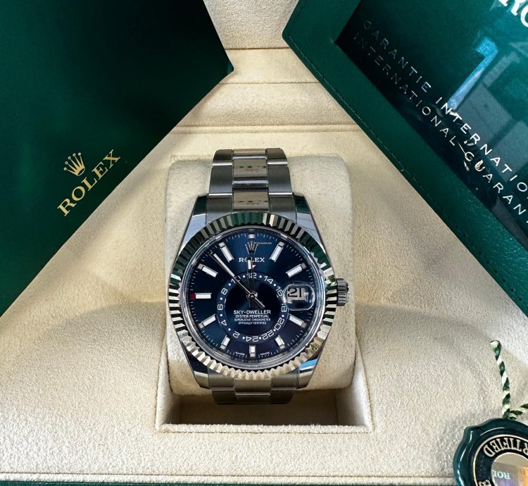 Rolex Sky-dweller 42mm 336934 Oystersteel Fluted Bright Blue Dial Unworn Complete 2023