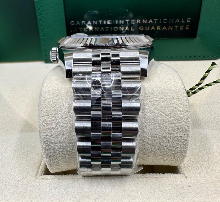 Rolex Sky-dweller 42mm Blue Dial Jubilee Bracelet 336934 New Unworn 2025