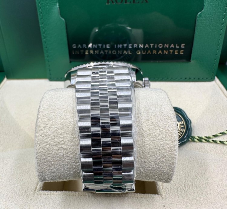 Rolex Sky-dweller 42mm Blue Dial Jubilee Bracelet 336934 New Unworn 2025
